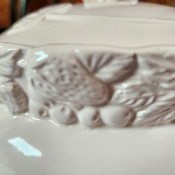 Beautiful Vintage Japan White Tureen - Picture 8 of 8
